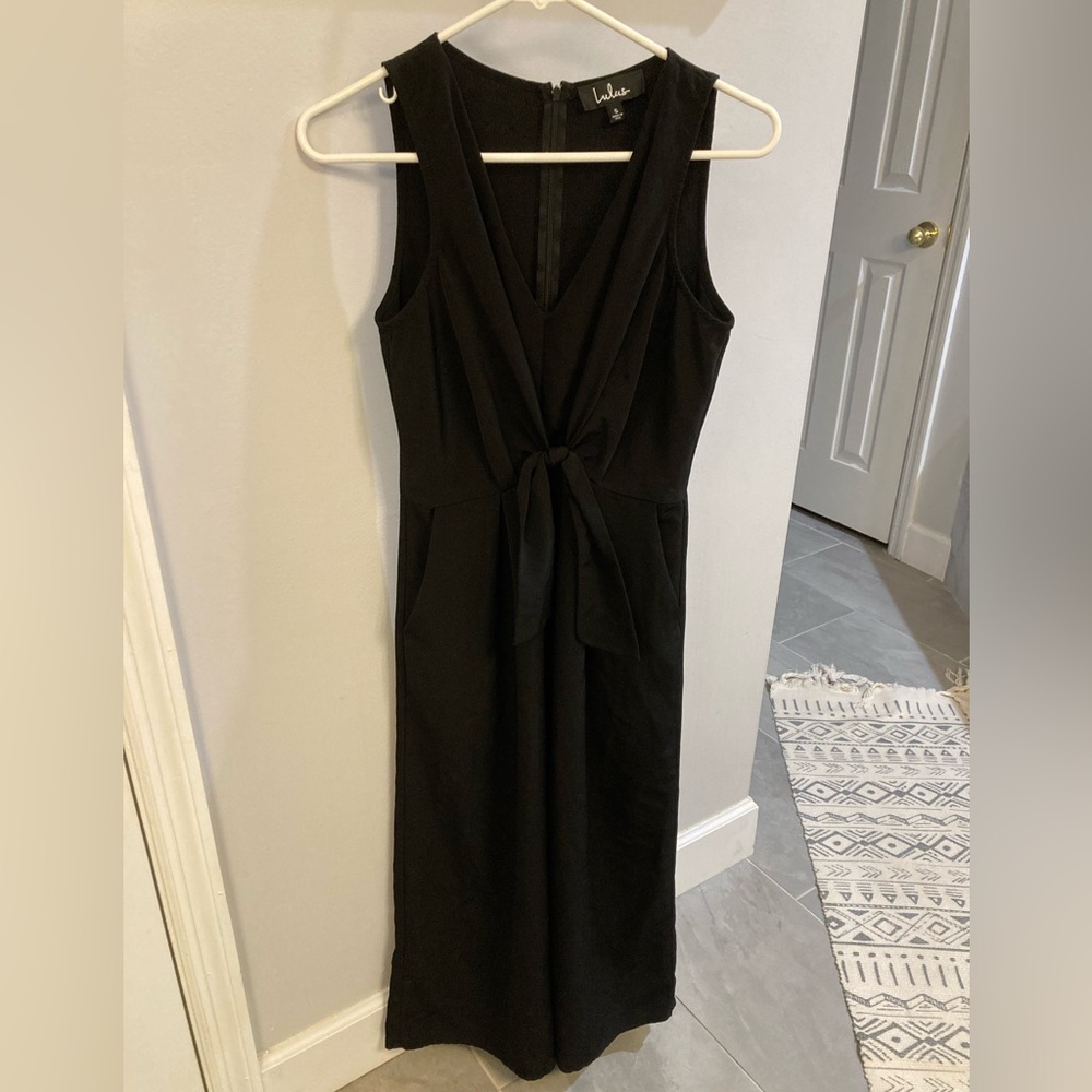 Lulus black sleeveless wide leg pantsuit size small tie front and pockets